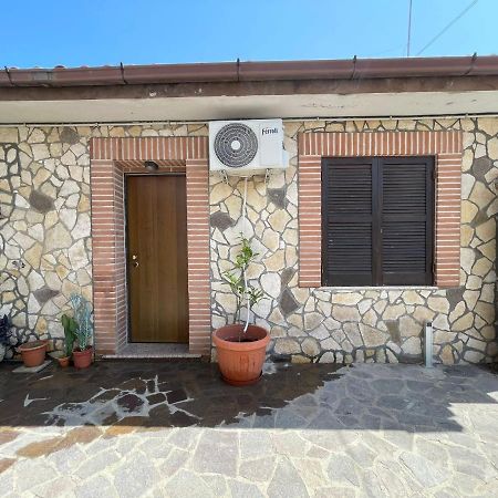 Apartamento Ground Floor Studio - Monolocale Max 2 Ospiti - Fiumicino Aeroporto E Fiera - Self Check-In Exterior foto